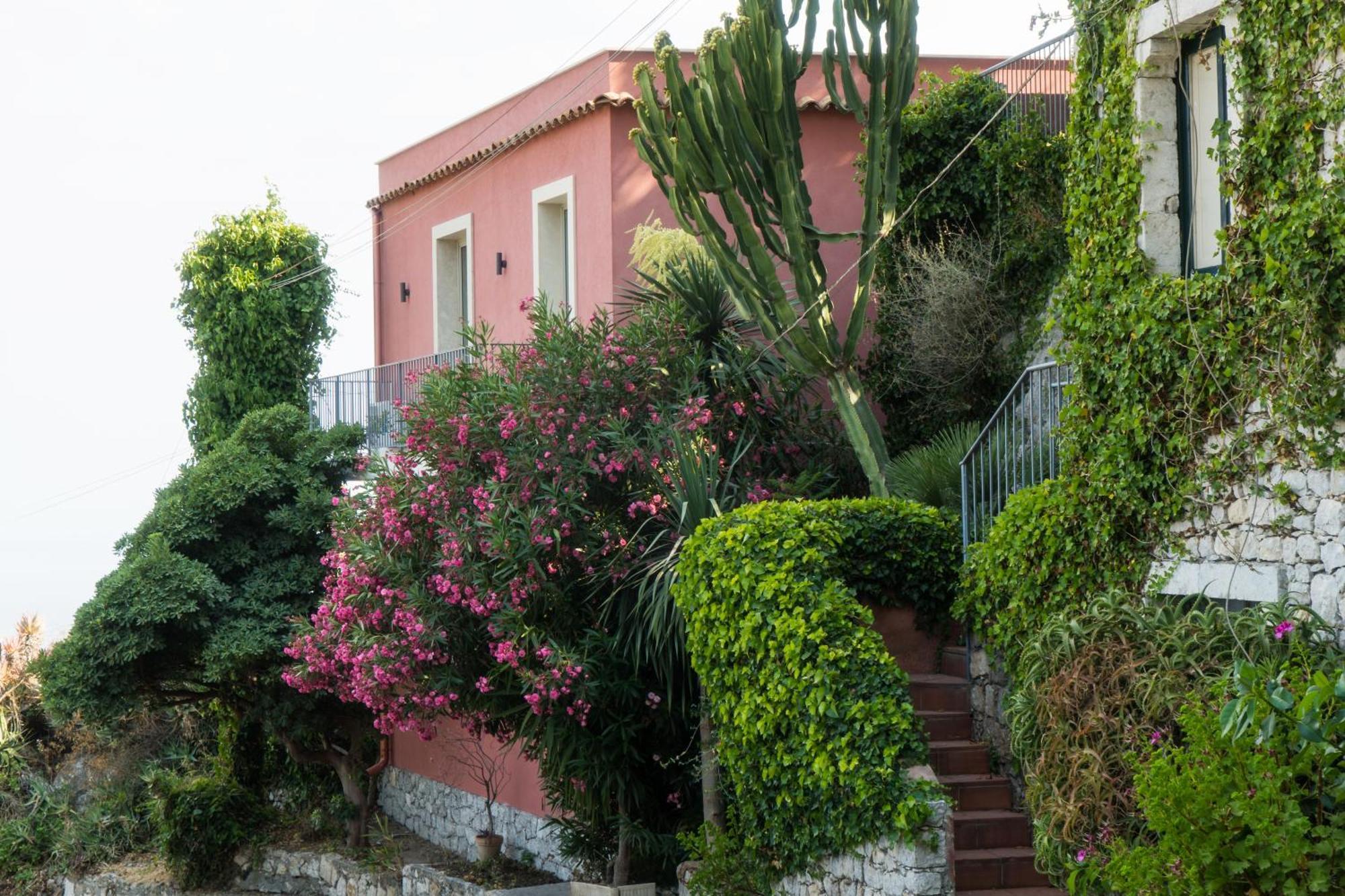 The Charming House Apartment Taormina Exterior photo